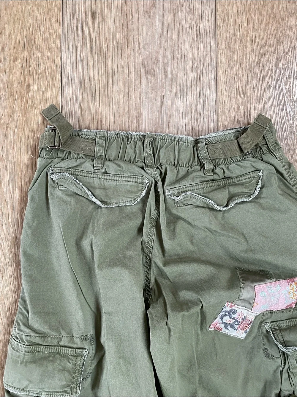 Abercrombie & Fitch Low Rise Ultra Loose Cargo Pants